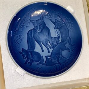 BING & GRØNDAHL Copenhagen Porcelain Mothers Day 1979 Plate 9379